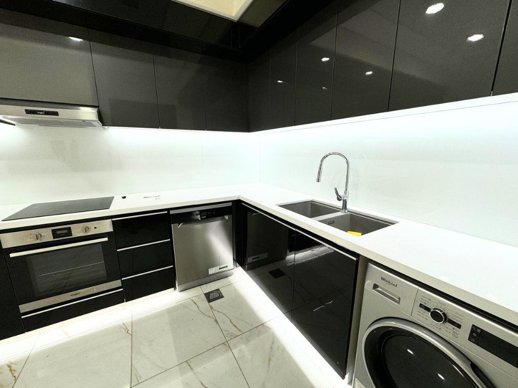 Luxurious 3BR|Seaview | Large Layout |Prime Location