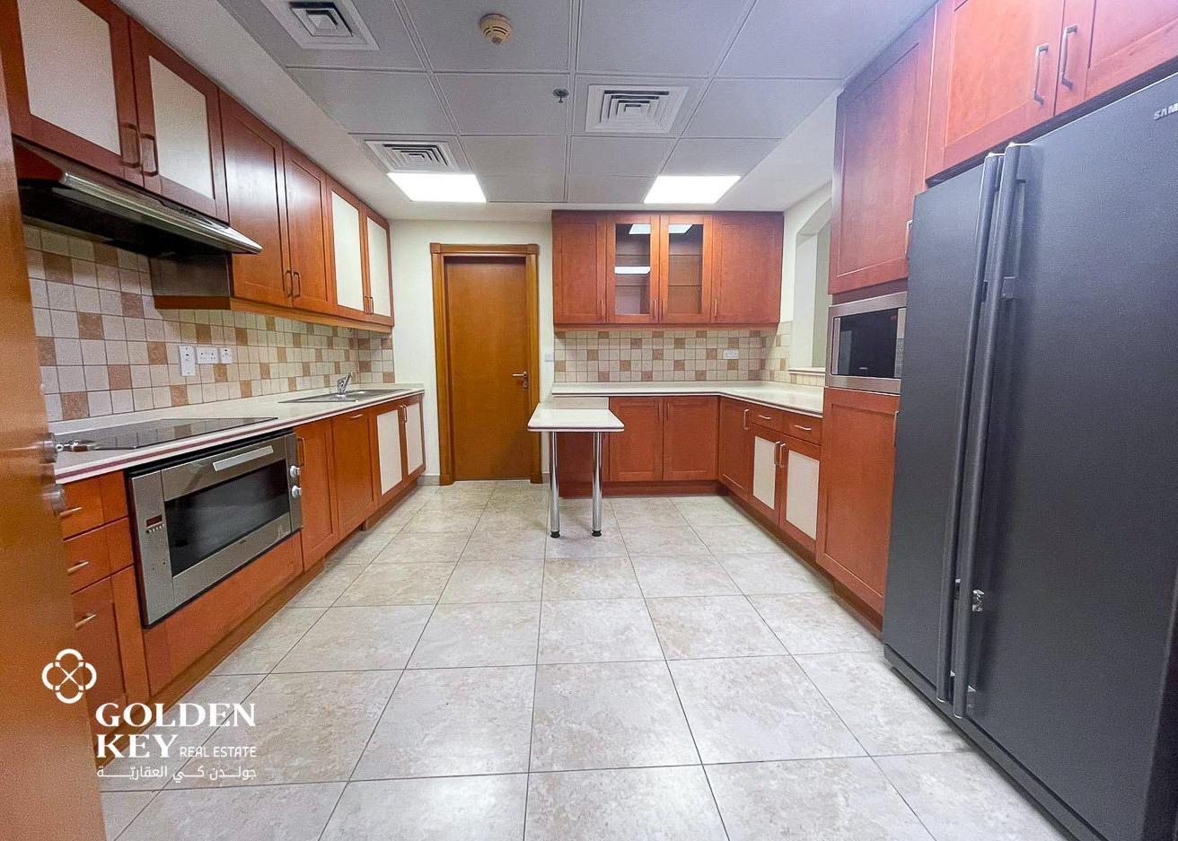 3BR+Maid w/ Balcony in Porto Arabia – For Rent