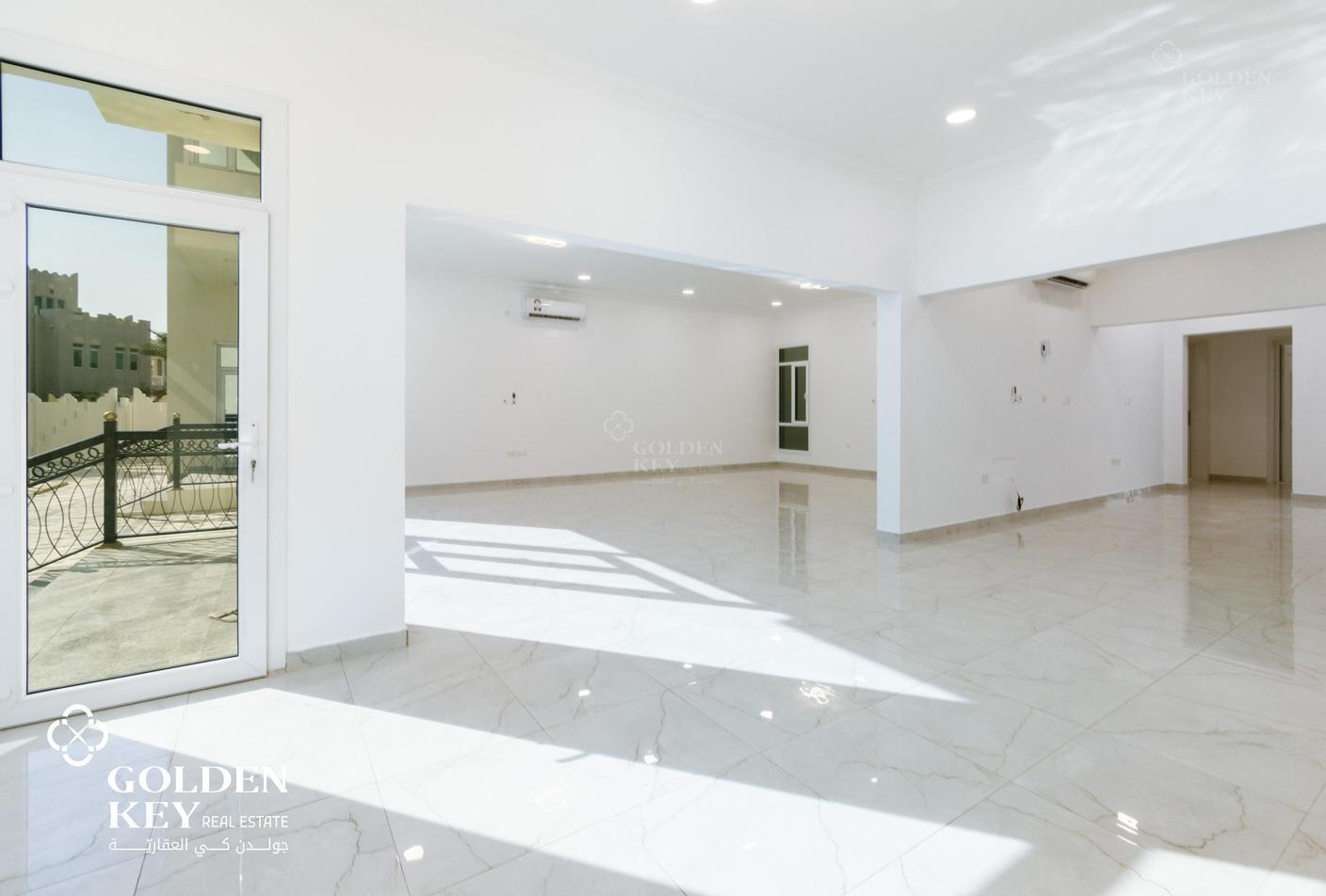 Exquisite  luxury 5-Bedroom Villa    Private Pool