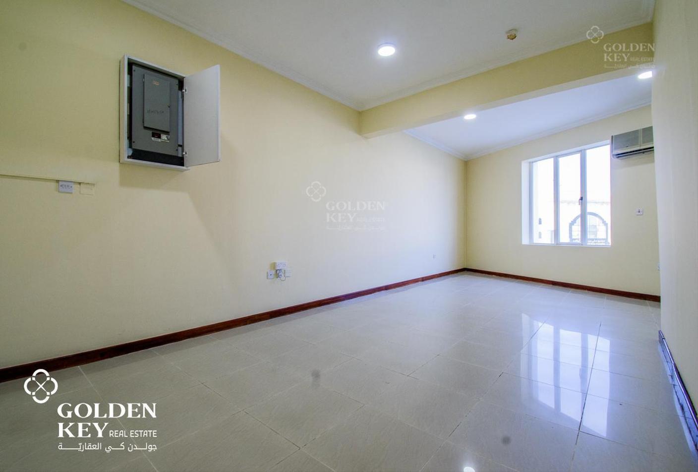 Prime Location | 7 offices| 10 Parking&#39;s - Office in Al Hilal
