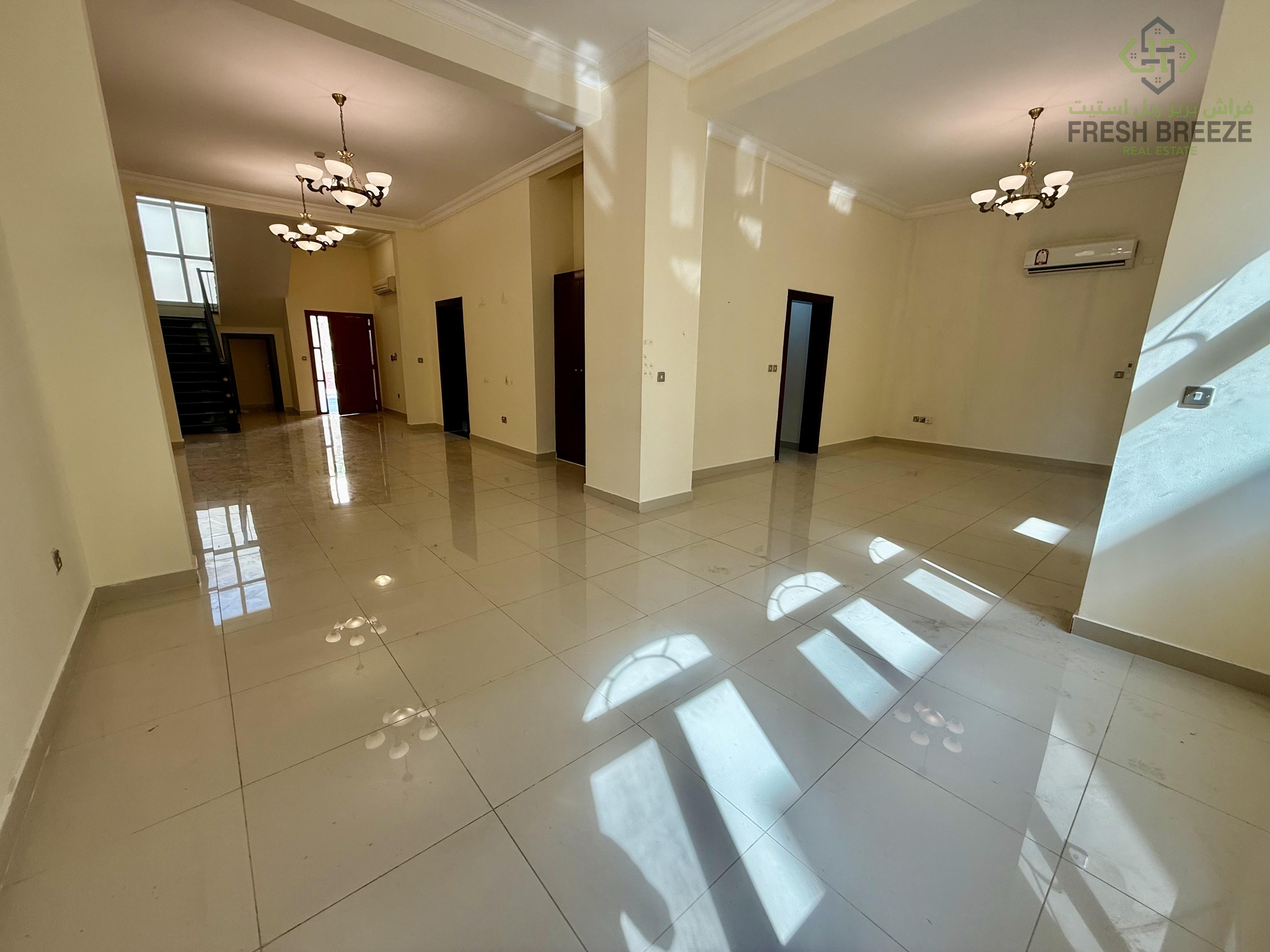 4bhk + maid room villa in abu hamour - Villa in Bu Hamour Street