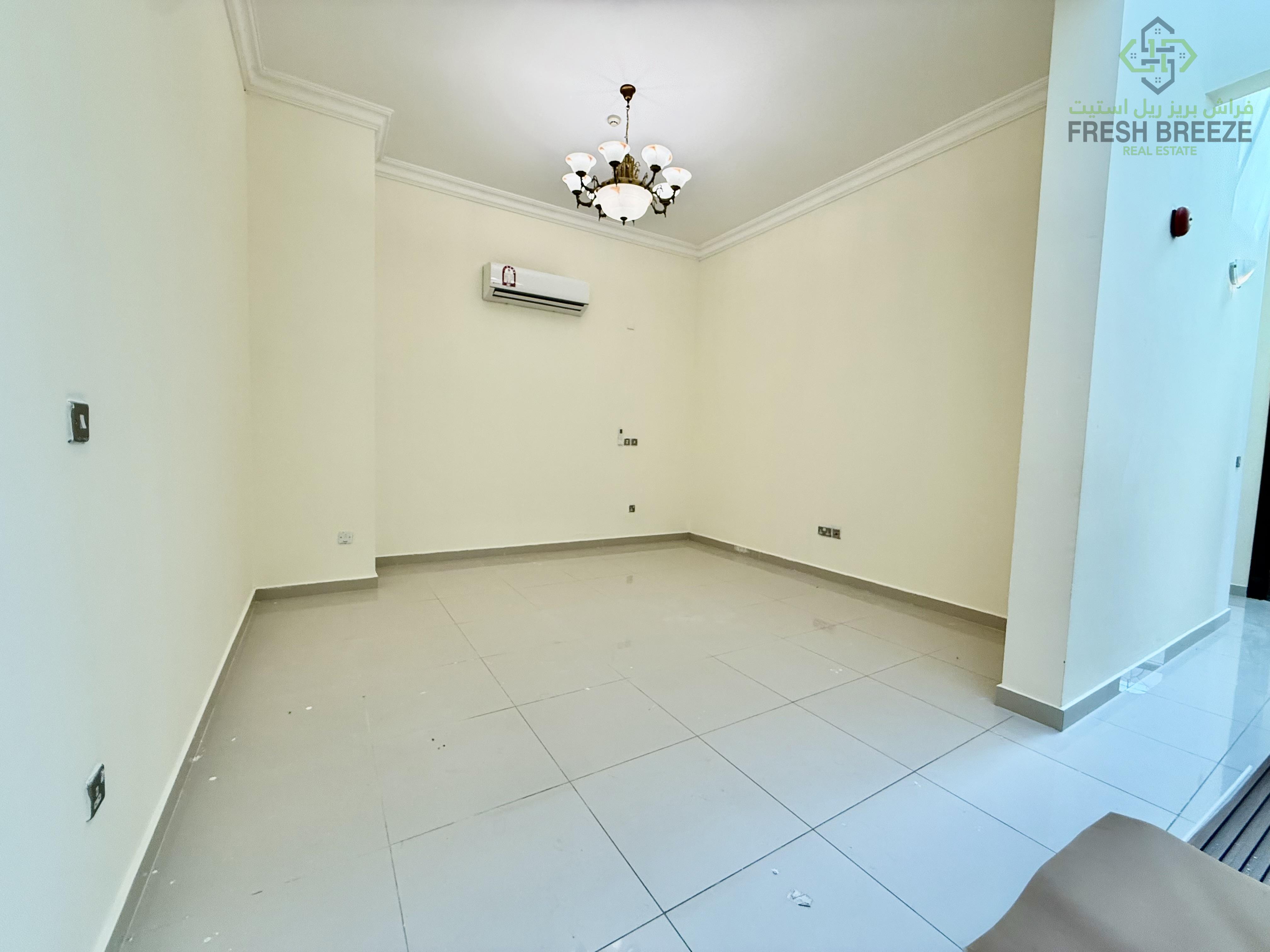 4bhk + maid room villa in abu hamour - Villa in Bu Hamour Street