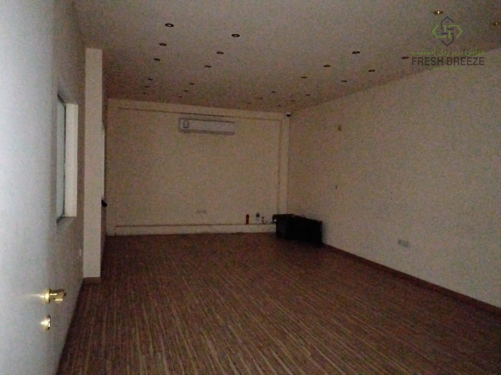 Superb Commercial villa huge dimensions Al Waab - Villa in Al Waab