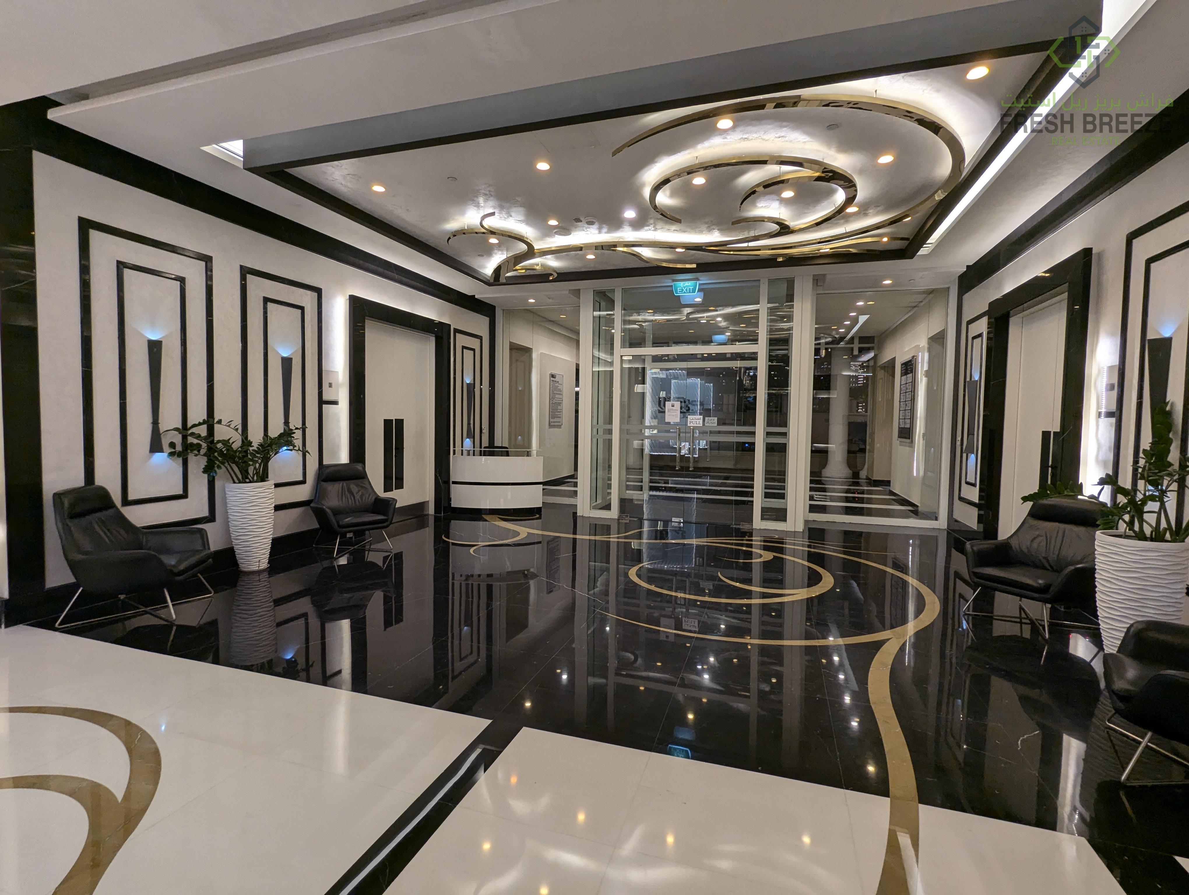 Luxurious SF 2BHK Apartment in Viva Bahriya, Pearl - Apartment in Viva West