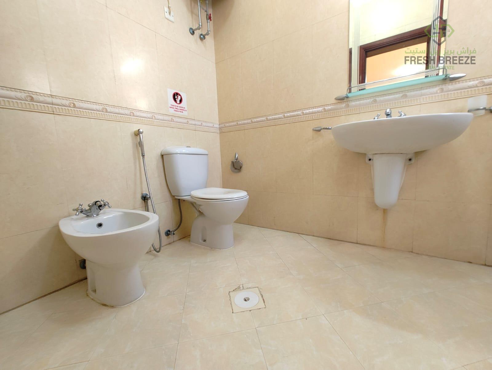 Stunning 2 BHK Un Furnished Ideal For Families - Apartment in Al Muntazah Street