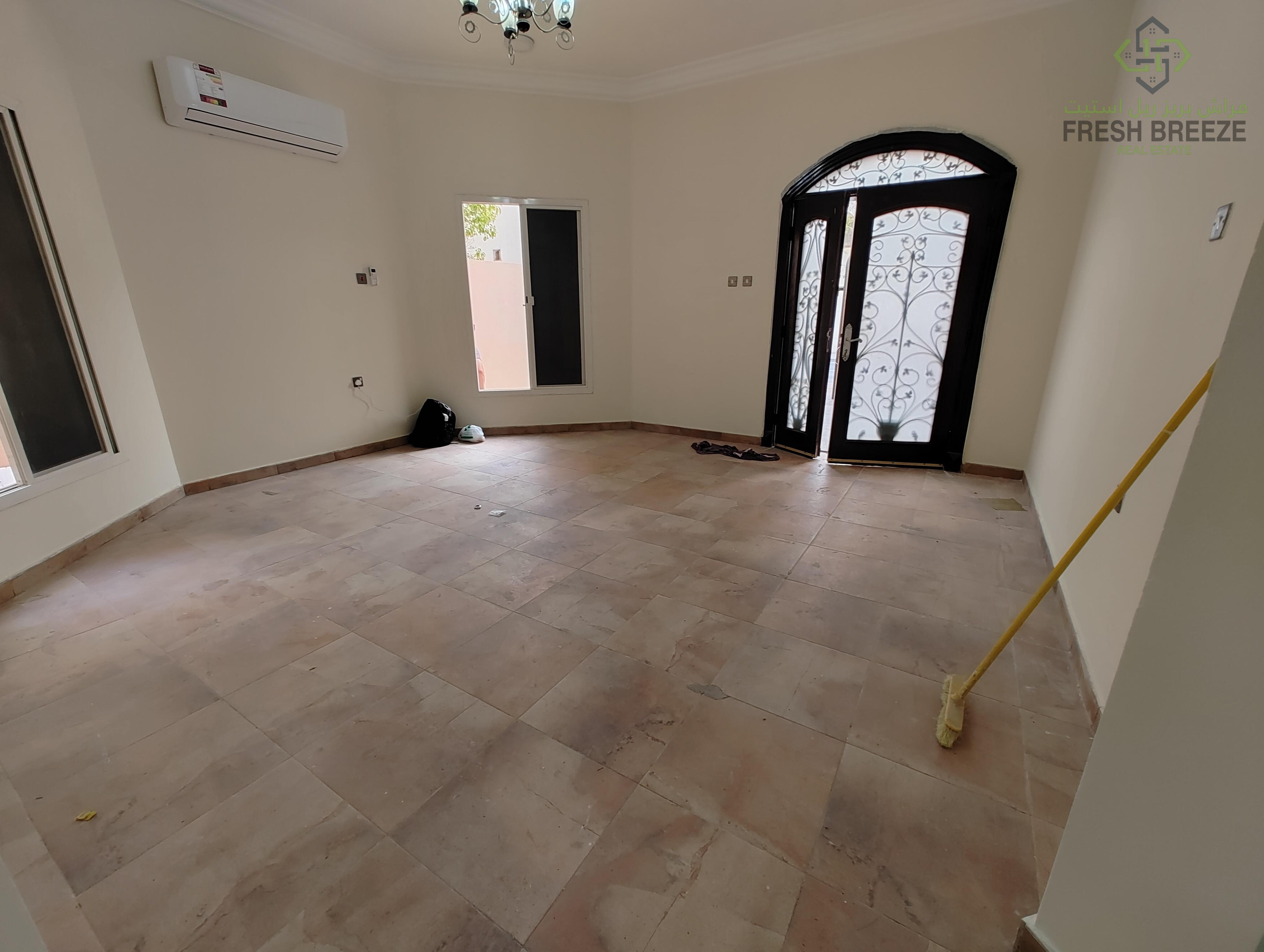 Spacious 6BHK Villa With Backyard And Balcony - Villa in Old Airport Road