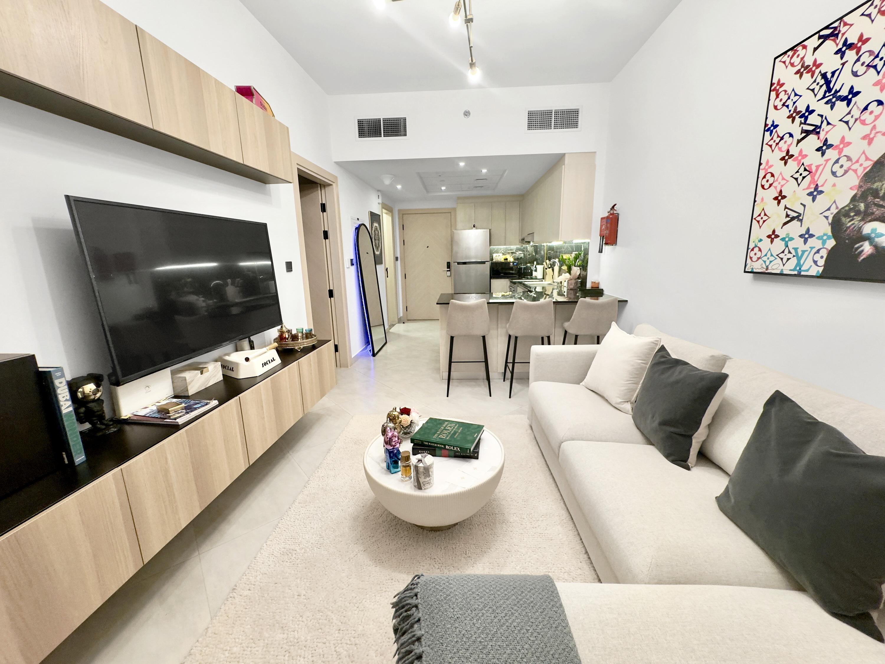 Cozy Furnished | Low Floor | City View