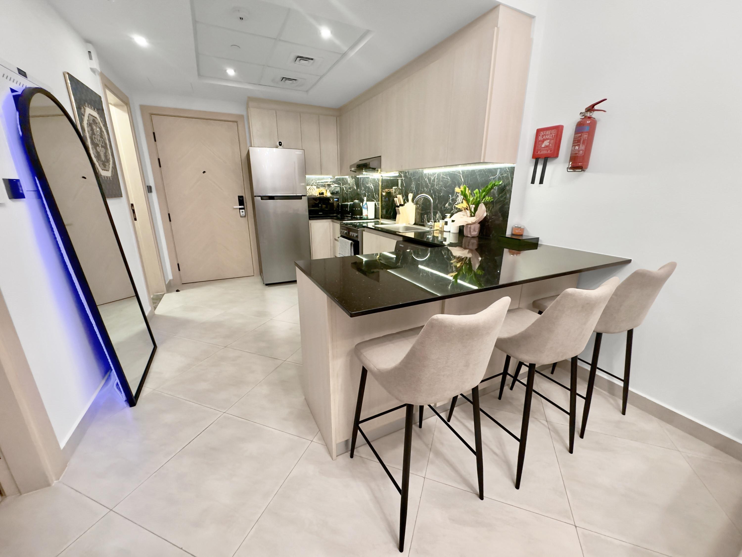 Cozy Furnished | Low Floor | City View