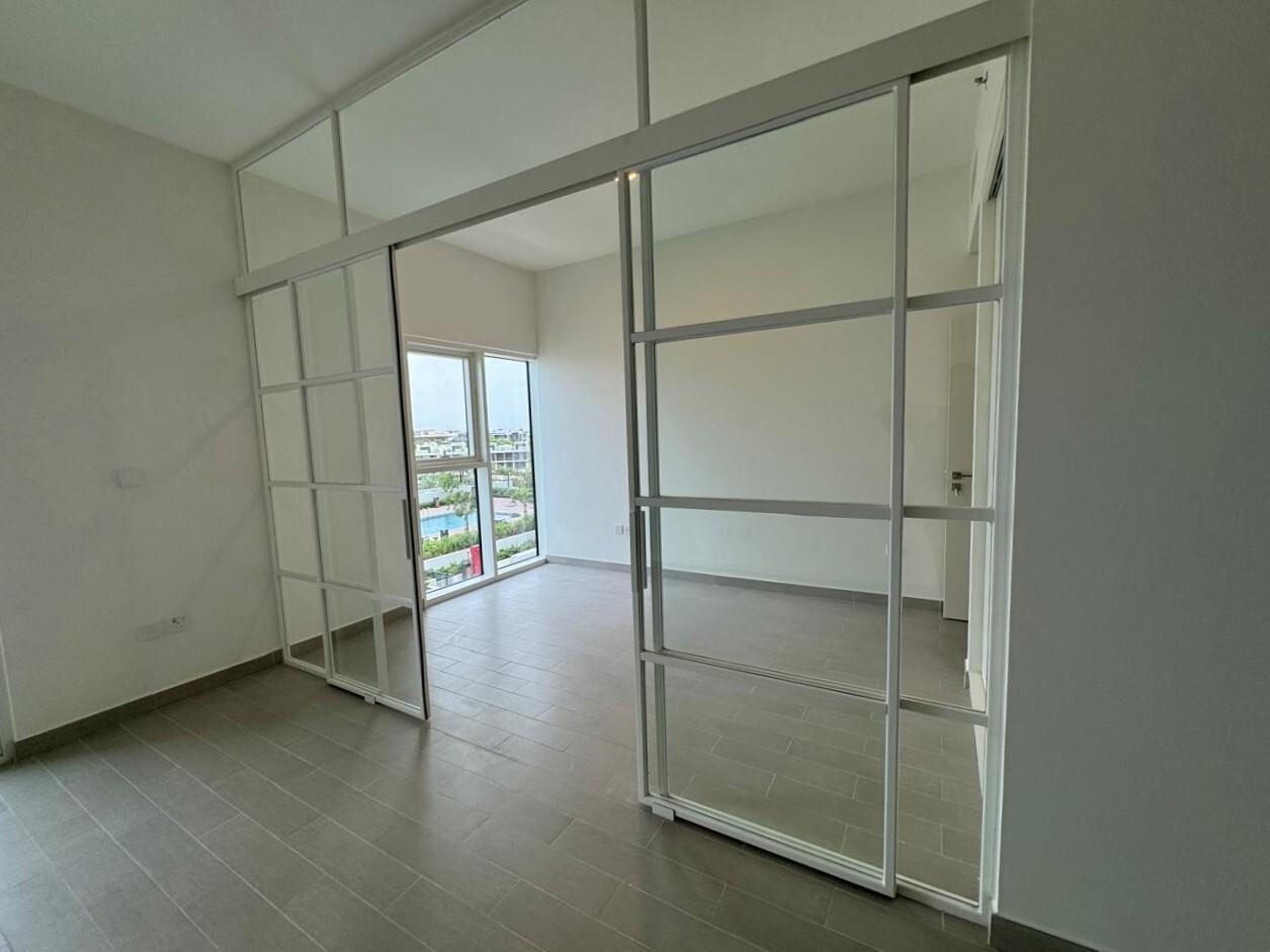 Mid Floor | Community View | Vacant