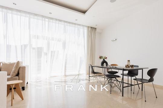 Exclusive | Top Floor | Captivating Views