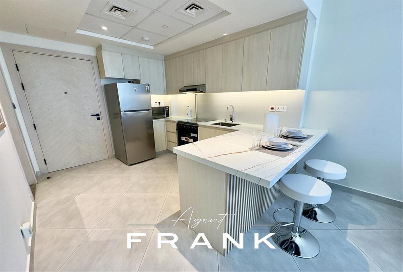 Upgraded | High Floor | Fully Furnished | 4 Cheqs