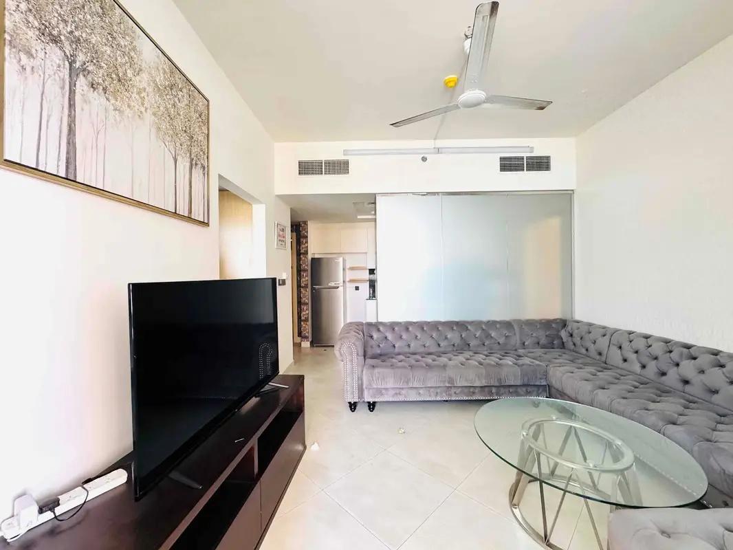 Vacant | Canal City View | Mid Floor | Furnished