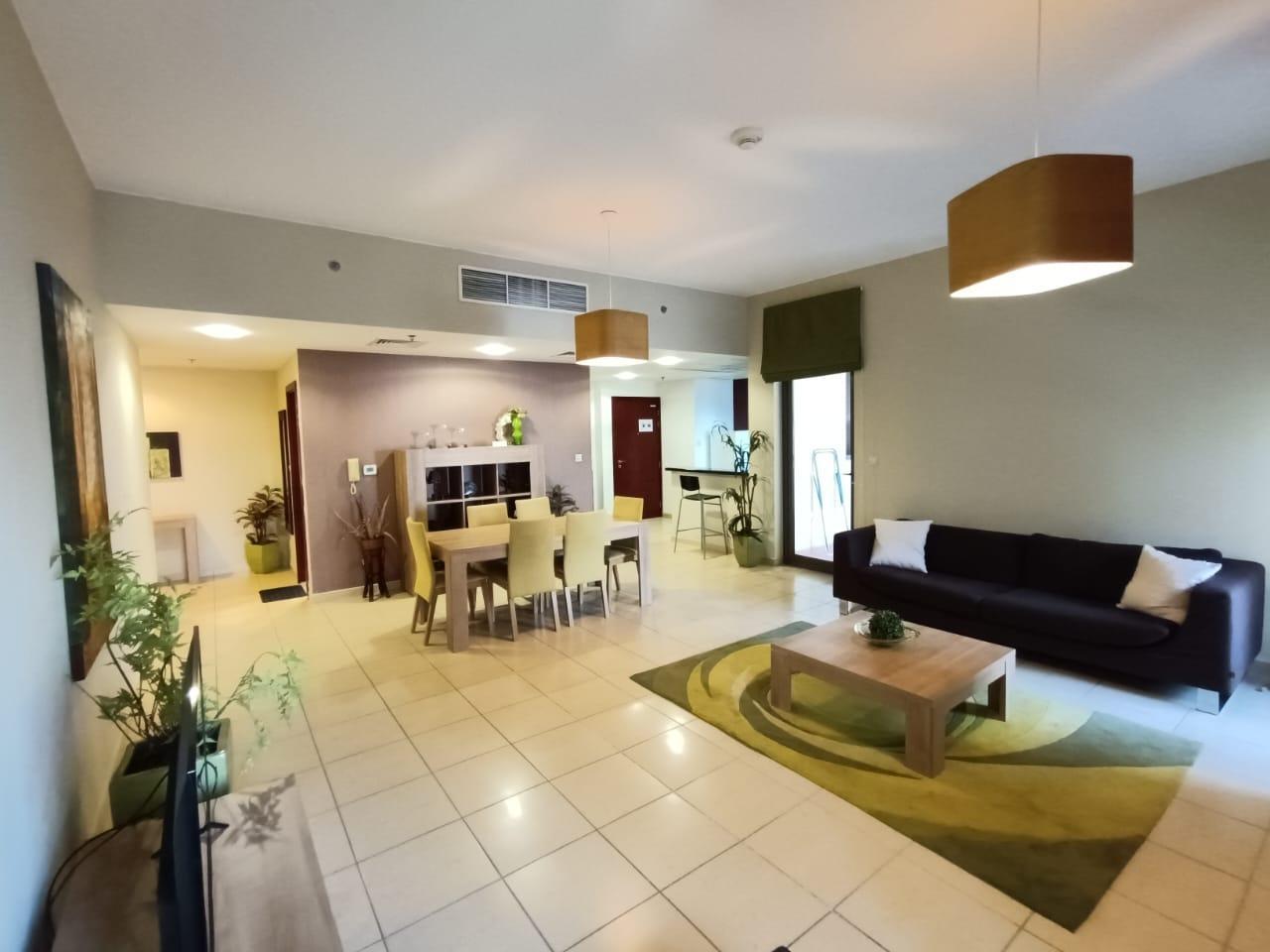 Low Floor | 12 cheques | Vacant