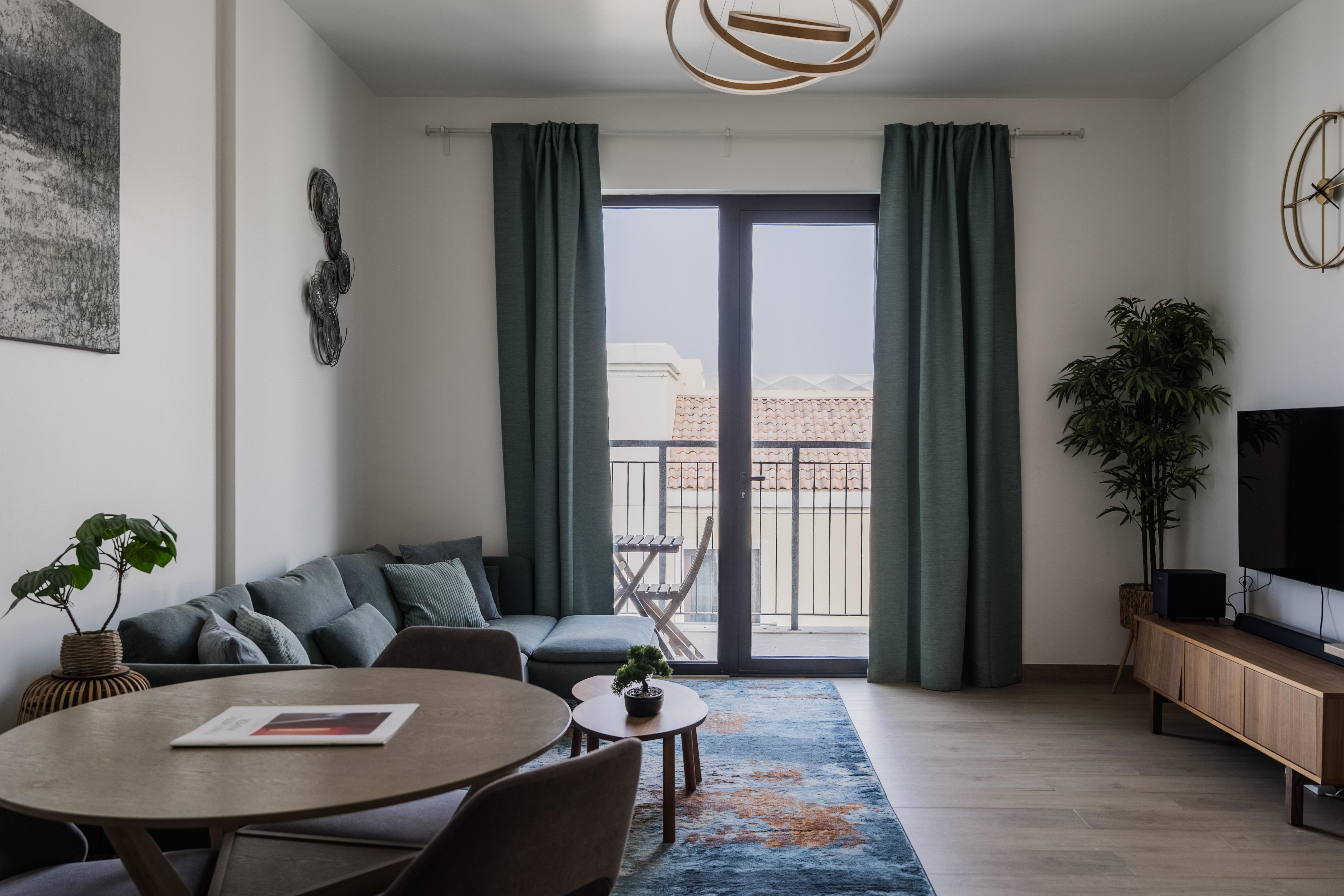 Beach Living | Fully Furnished | Top Floor