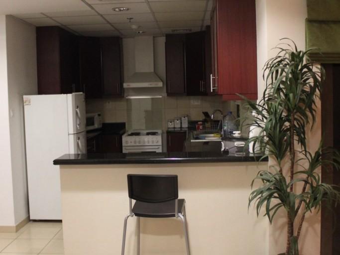 Low Floor | 12 cheques | Vacant