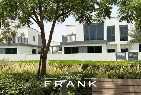 Single Row Privacy | 4BR Villa | Vacant Now