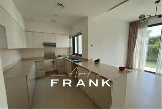 Single Row Privacy | 4BR Villa | Vacant Now