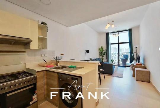 Low Floor | Furnished | 2 Cheque | Near Metro