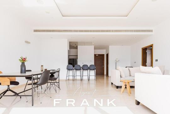 Exclusive | Top Floor | Captivating Views