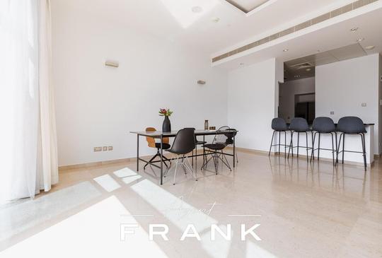 Exclusive | Top Floor | Captivating Views