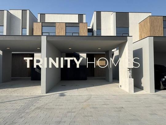 Parkside Paradise | 3 Bed Plus Maids | Poolside Living