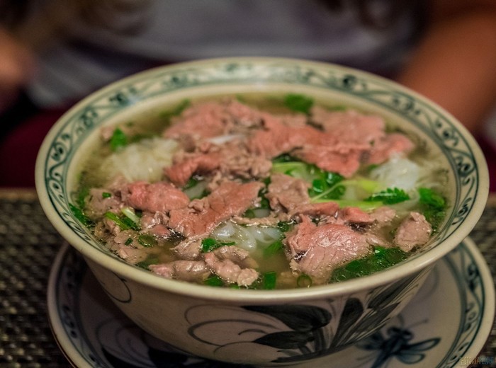 Phở, như mang cả tâm tình của người Hà Nội