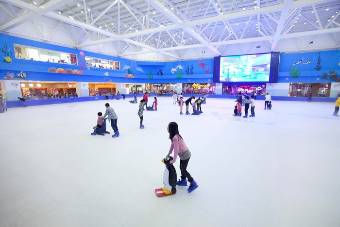 Trượt băng thú vị ở Vincom Mega Mall Thảo Điền