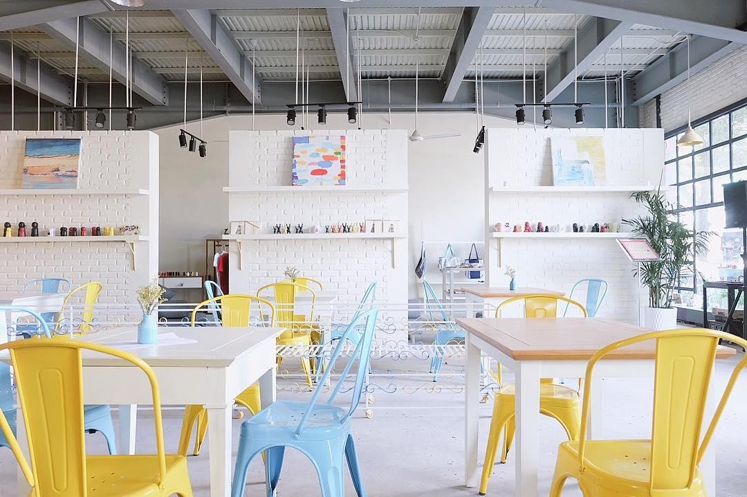 Không gian café vô cùng đáng yêu tại Arte Hotel