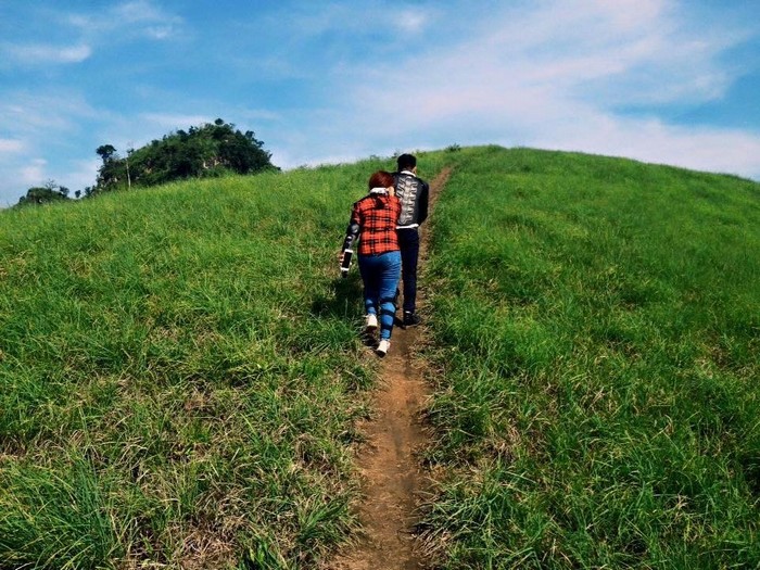 Nắm tay em đi khắp thế gian