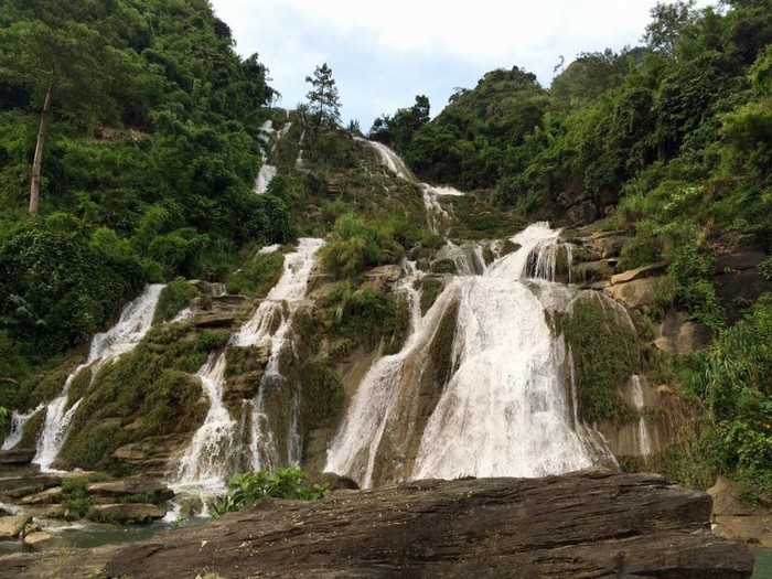 Thạch Lam cuồn cuồn nước đổ