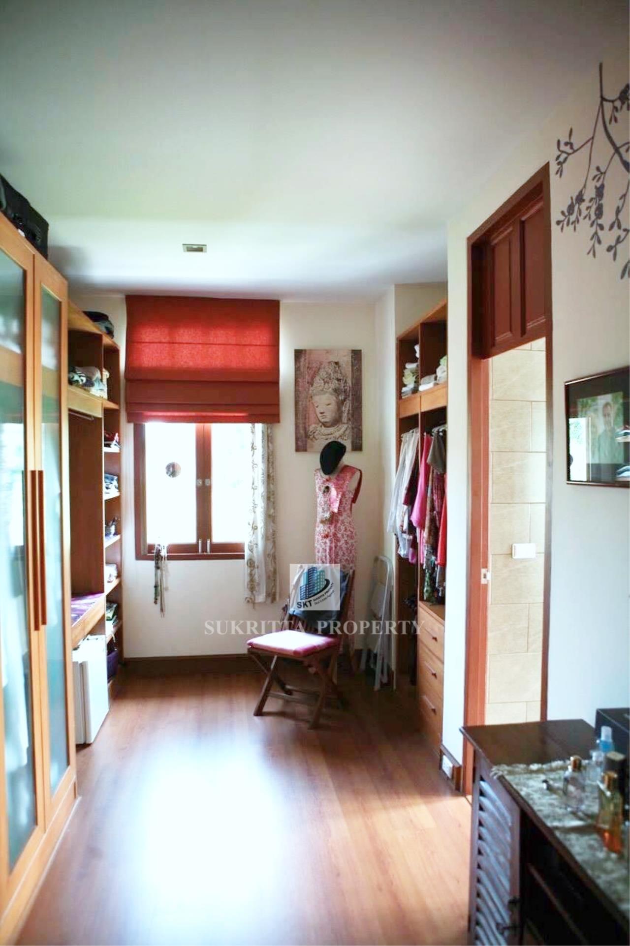 A Single House with Private Swimming pool in Ekamai 10 For rent, ภาพที่ 4