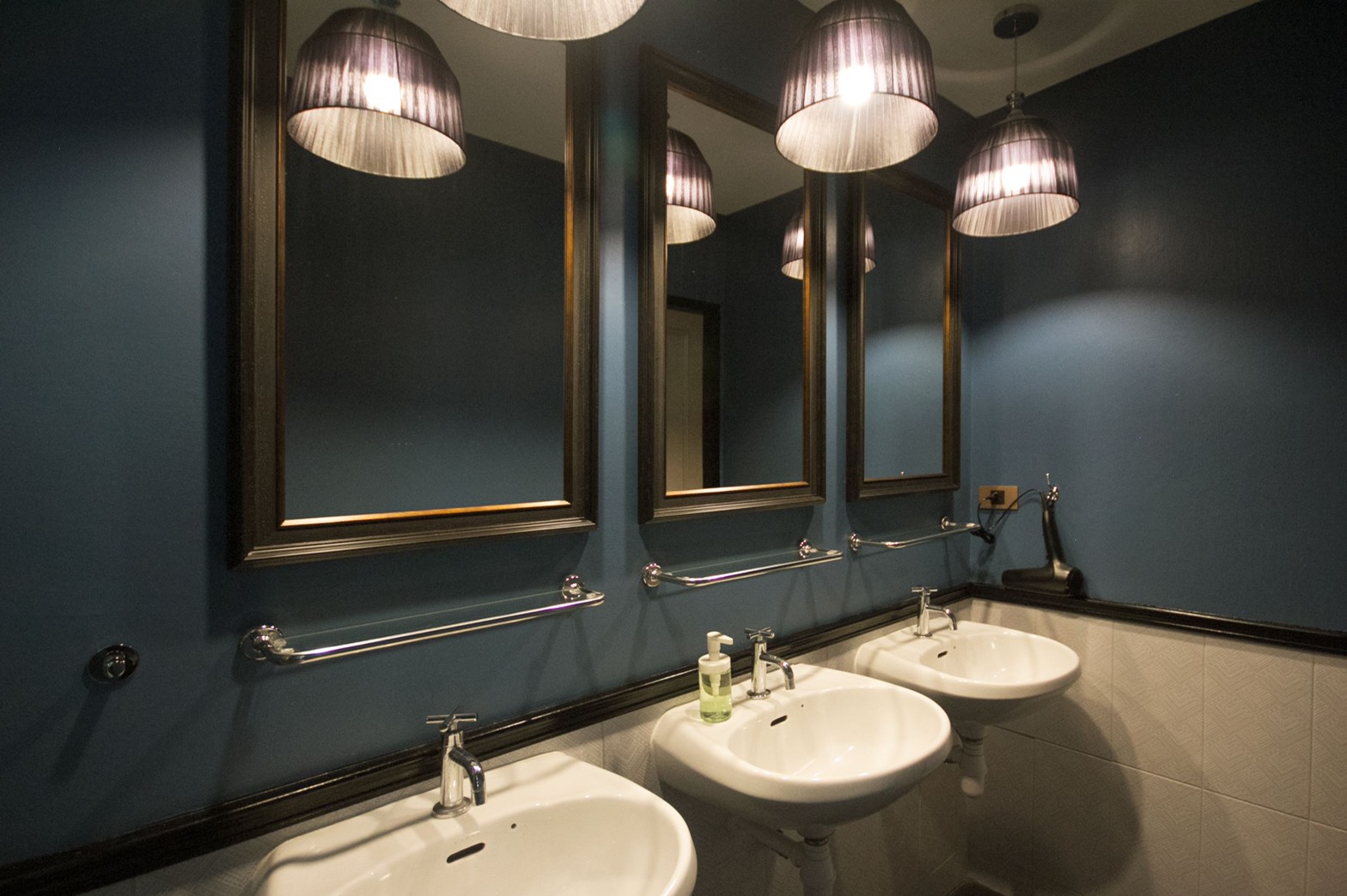 ขายโรงแรม Stylish hostel ย่านข้าวสาร. ราคาถูก สภาพใหม่มาก...... · · , ภาพที่ 4