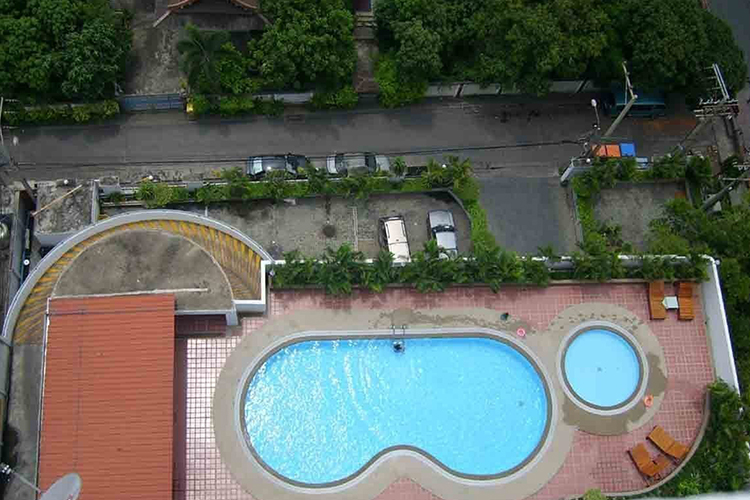 เจ. ซี. ทาวเวอร์ - บรรยากาศ - 3