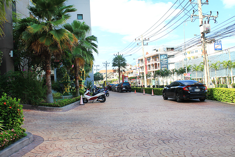 ดิ แอ๊กซิส - บรรยากาศ - 3