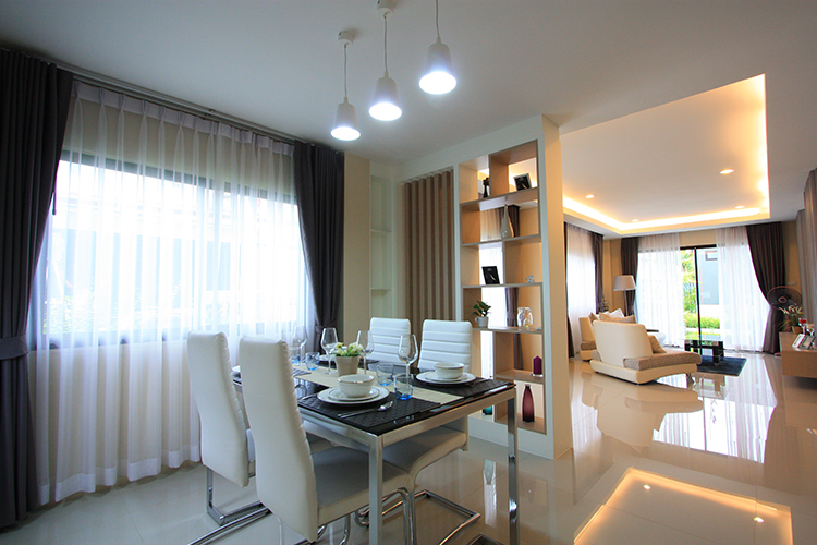 บ้านเดี่ยวสองชั้น ในโครงการ ธนาสิริ วิลเลจ บ้านบึง, ภาพที่ 4
