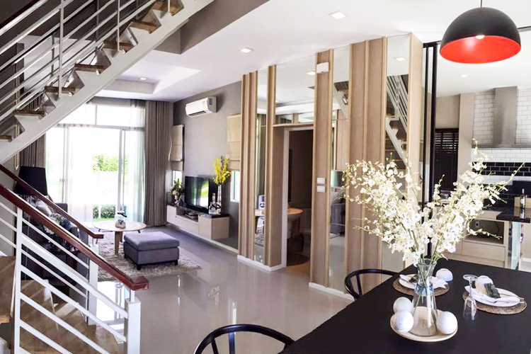 บ้านแฝดสองชั้น ในโครงการ ทริโอ ทาวน์ อัสสัมชัญ - ศรีราชา, ภาพที่ 4