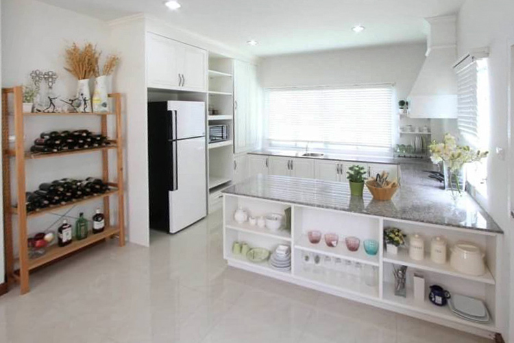 บ้านเดี่ยวสองชั้น ในโครงการ โกลเด้น ปาร์ค ศรีราชา, ภาพที่ 4