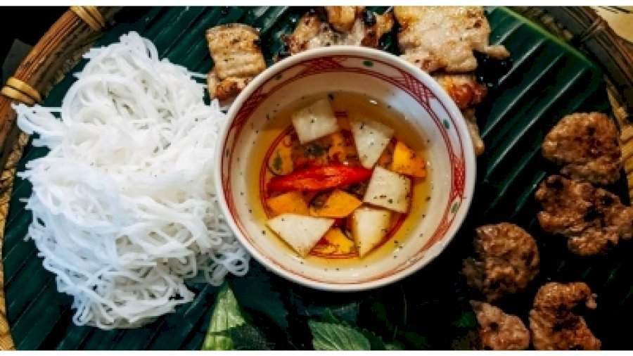 Health benefits of red rice noodles