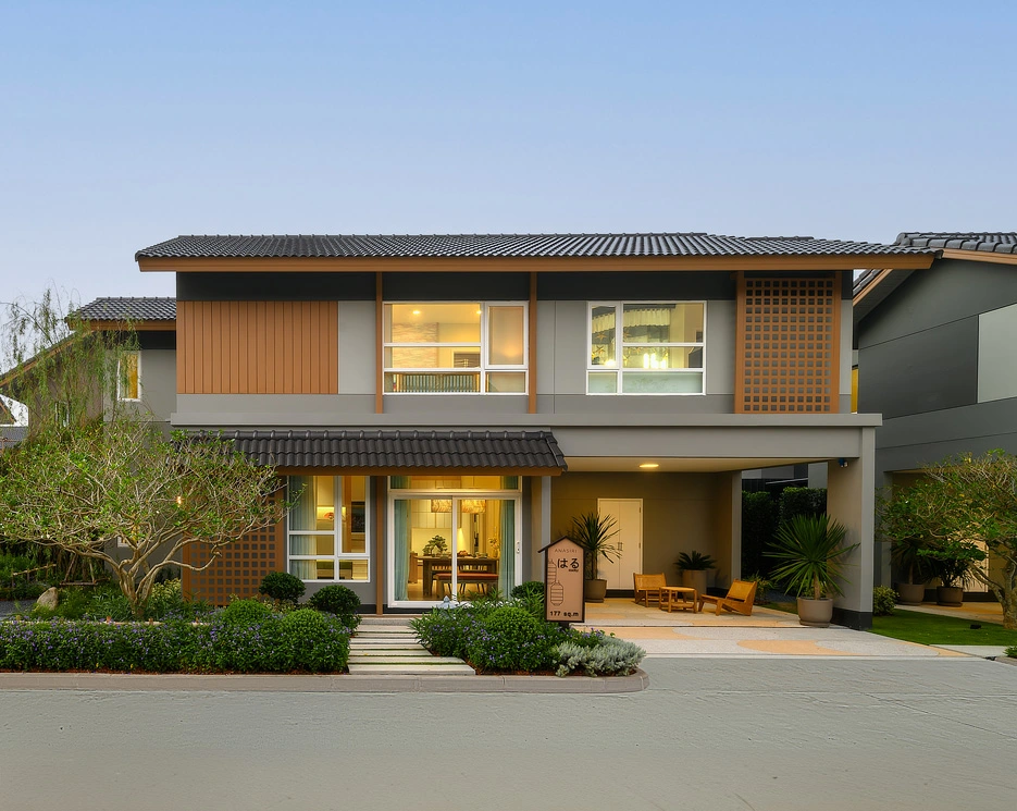 อณาสิริ สรงประภา