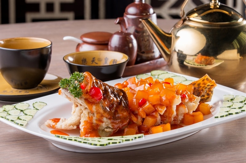 松子鮮果桂魚Deep-fried Mandarin Fish with Pine Nuts and Fruits