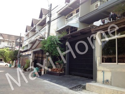ทาวน เฮาส หม บ าน อย เจร ญพ ฒนา ทาวน โฮมสภาพเย ยมบนทำเลท ด มาก อย ในย านลาดพร าว ซ 18 ใกล แหล prakard