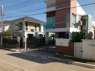 บ านเด ยว ม โฮมเพลส เดอะพาร ค ถ พ ฒนาชนบท 3บ านสวยเพ งสร างเสร จ เจ าของม ความจำเป นย ายท ทำงานต prakard