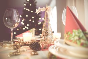 soft-christmas-table-setting-picjumbo-com