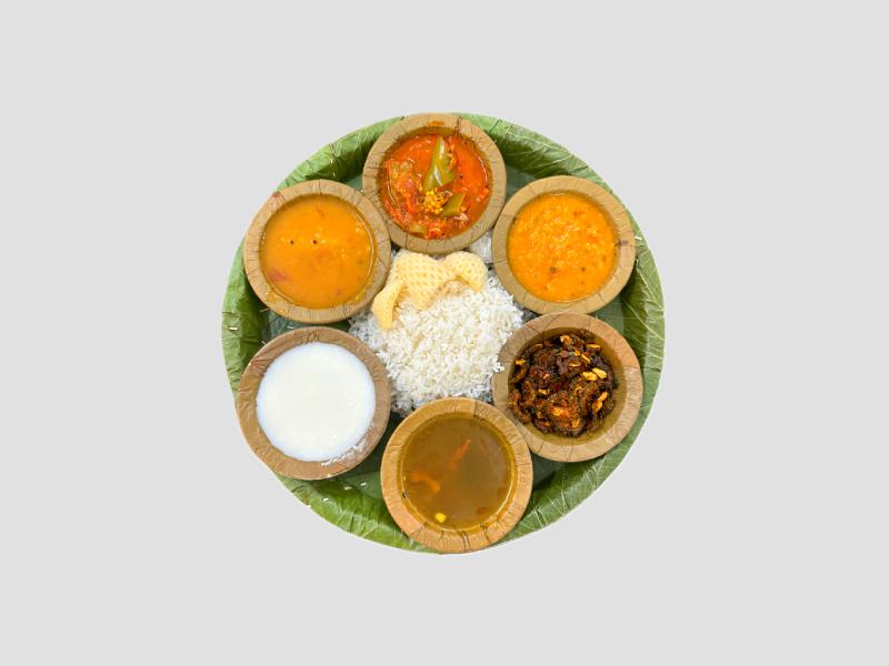 Siali Leaf Sitting Plate 15 Inch Fine Stitched Eco Serveware