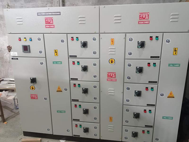 MCDB for multi-circuit electrical power distribution