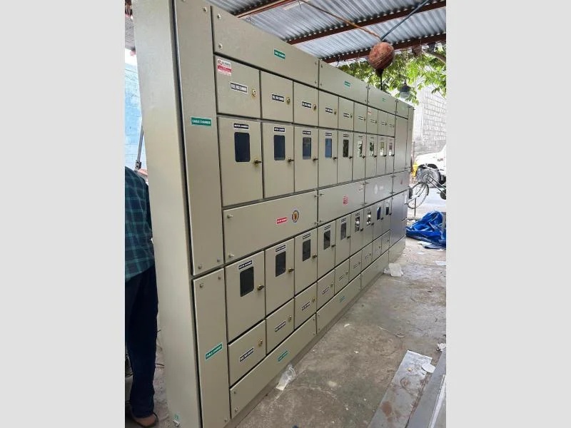 Heavy-Duty Multi-Service Distribution Panel For Commercial Electrical Systems