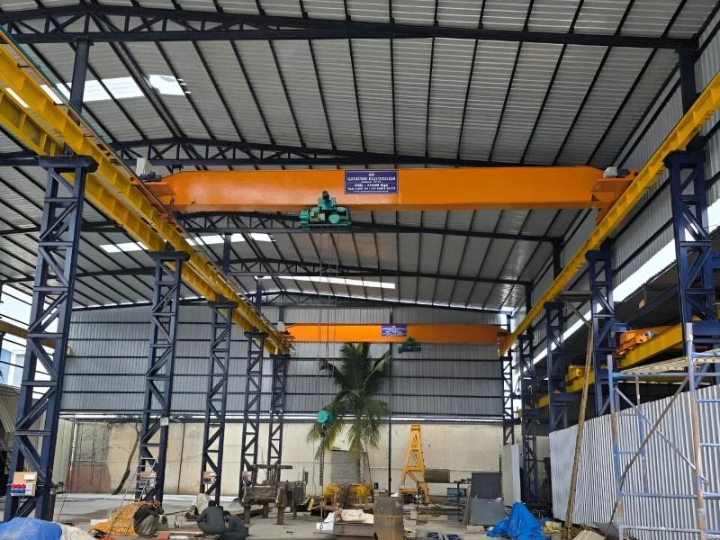 Single Girder EOT Crane Heavy Load Movement Assembly Line Operations