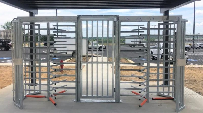 Automatic Full Turnstile for Controlled Access