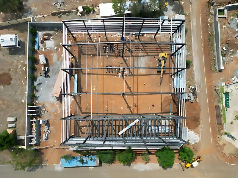 Pre Engineered Steel Warehouse Building With Color Coated Metal Cladding And Ventilation System