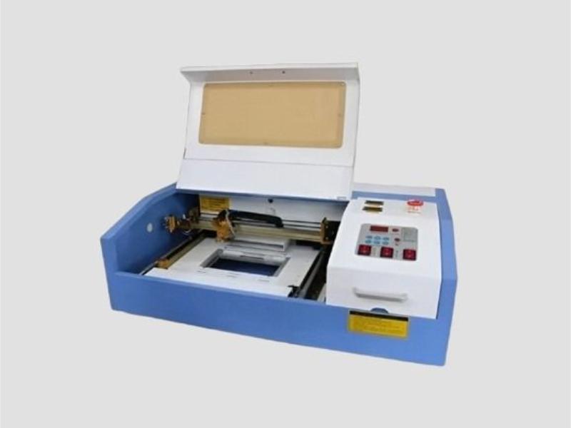 CO2 Laser Cutting Machine 3020 40 Watt For Desktop Applications